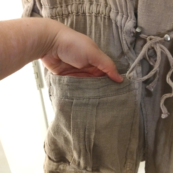 Fall Torrid Tan Distressed Utility Cover Layered with Black Cami Size 0/1 - Picture 4 of 11